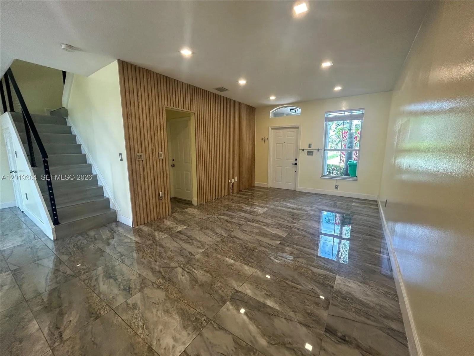 254 Riverwalk Cir, Sunrise FL 33326