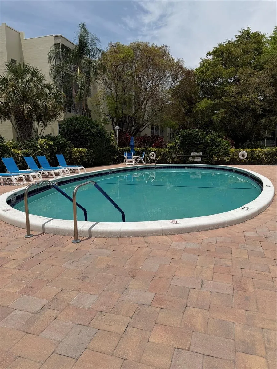 6701 Cypress Rd # 109, Plantation FL 33317