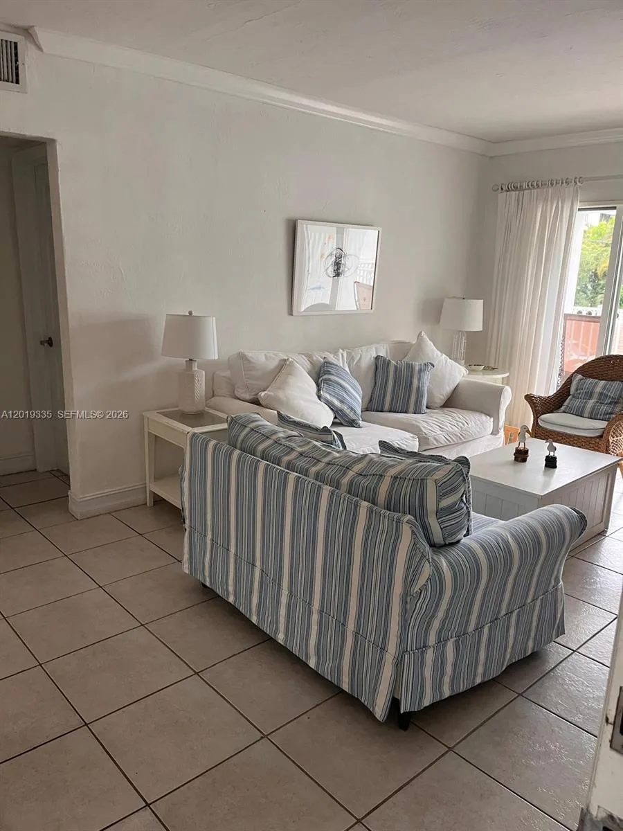290 Sunrise Dr # 208, Key Biscayne FL 33149