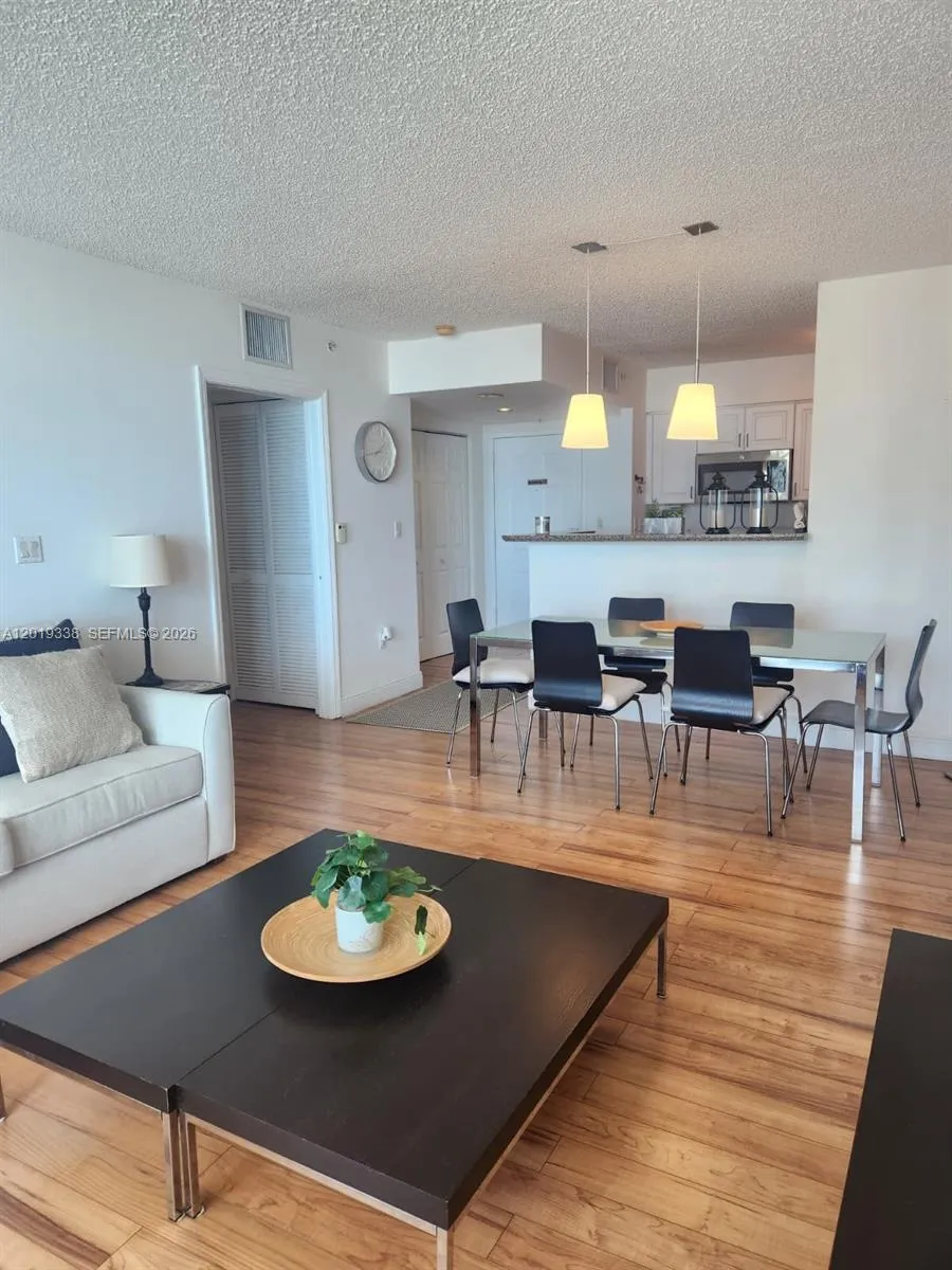 1155 Brickell Bay Dr # 1807, Miami FL 33131