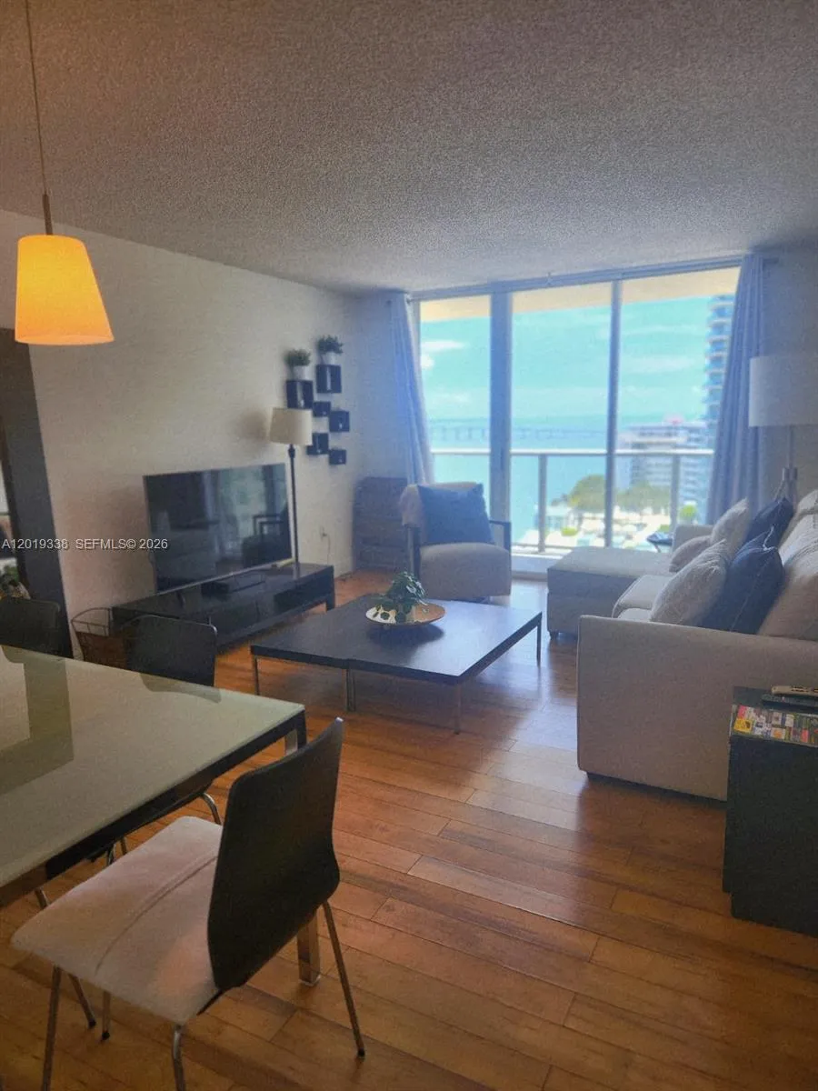 1155 Brickell Bay Dr # 1807, Miami FL 33131