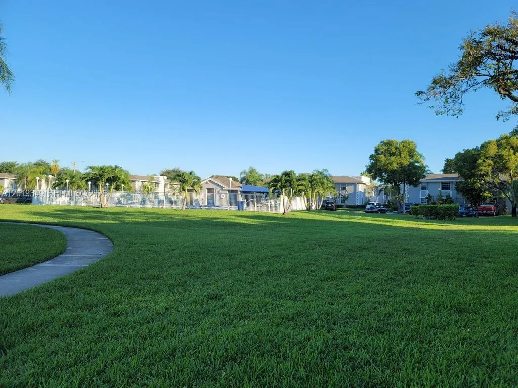 426 NE 210th Cir Ter # 2, Miami FL 33179