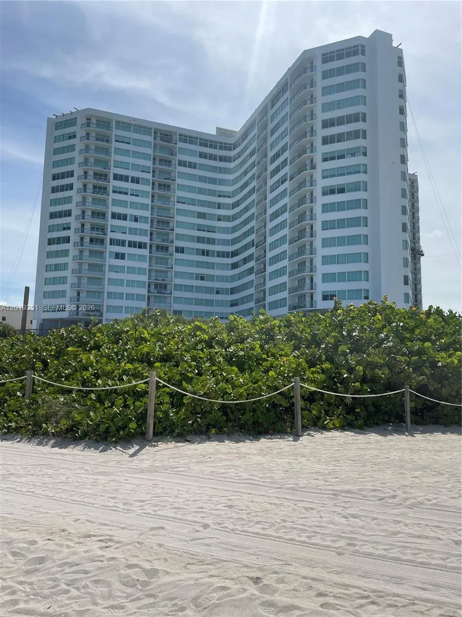 1 bedroom 2 bath for sale at 7135 Collins Ave # 912, Miami Beach FL 33141
