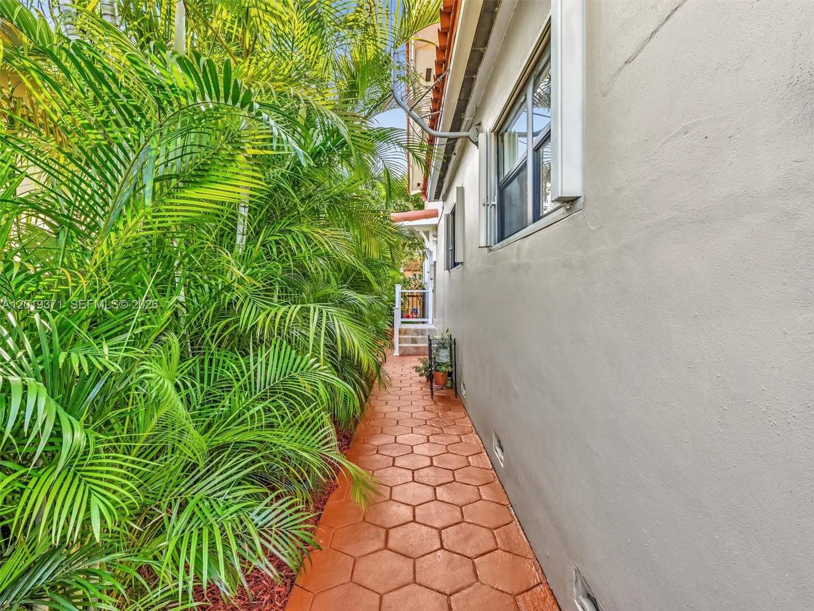 6460 SW 2nd St # 1, Miami FL 33144