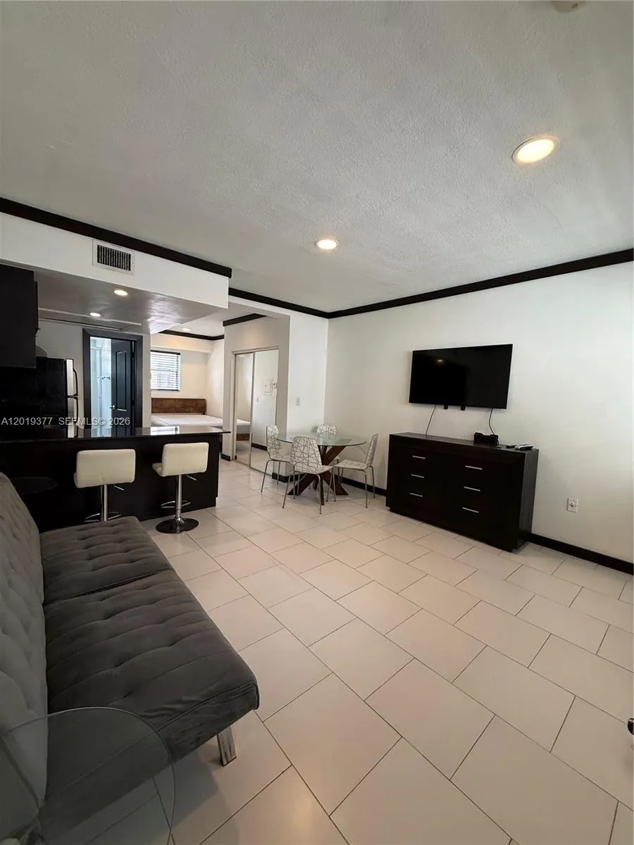 1545 Drexel Ave # 422, Miami Beach FL 33139