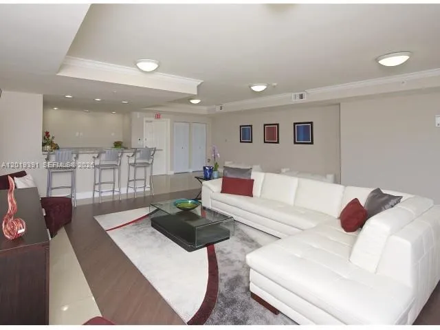 9561 Fontainebleau Blvd # 314, Miami FL 33172