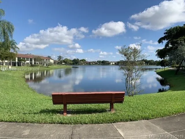 210 Lake Pointe Dr # 114, Oakland Park FL 33309