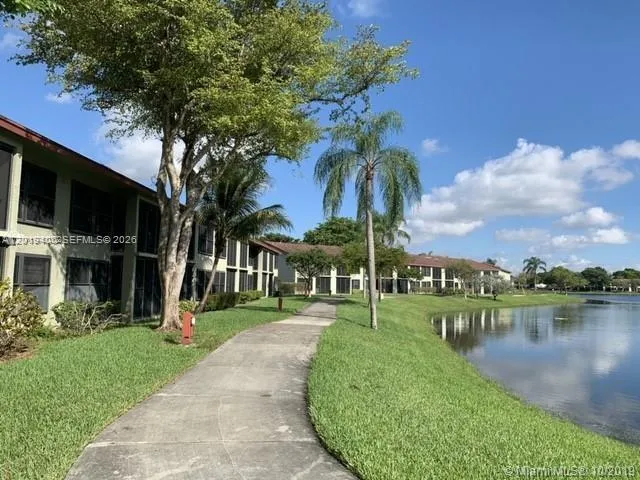 210 Lake Pointe Dr # 114, Oakland Park FL 33309