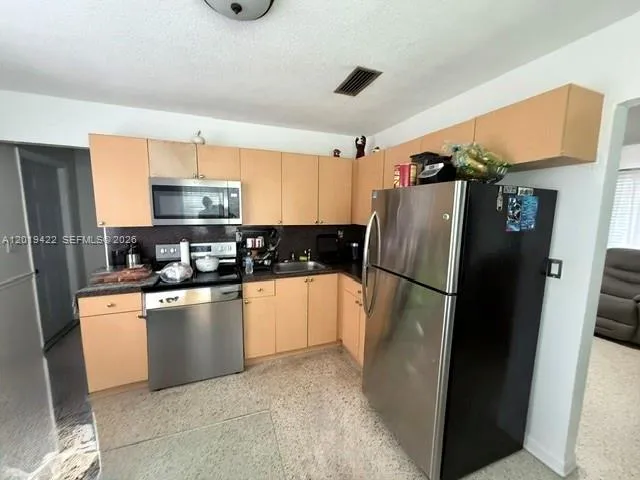 9385-9387 SW 37th St, Miami FL 33165