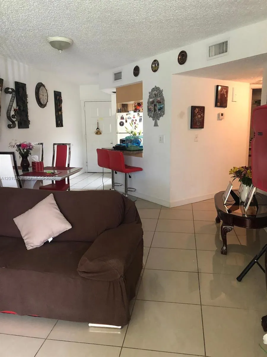8245 Lake Dr # 204, Doral FL 33166