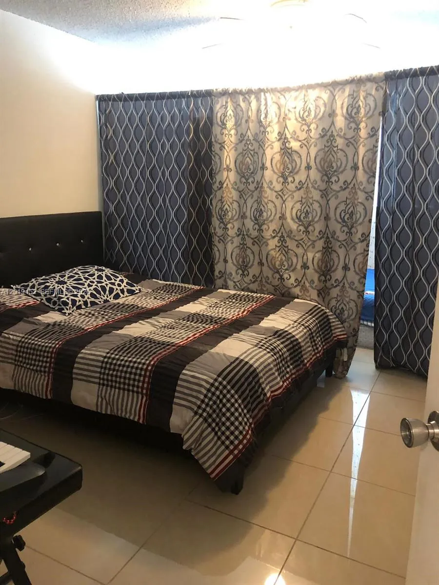 8245 Lake Dr # 204, Doral FL 33166