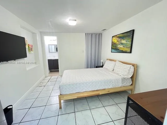 410 NW 31st St # 2, Miami FL 33127