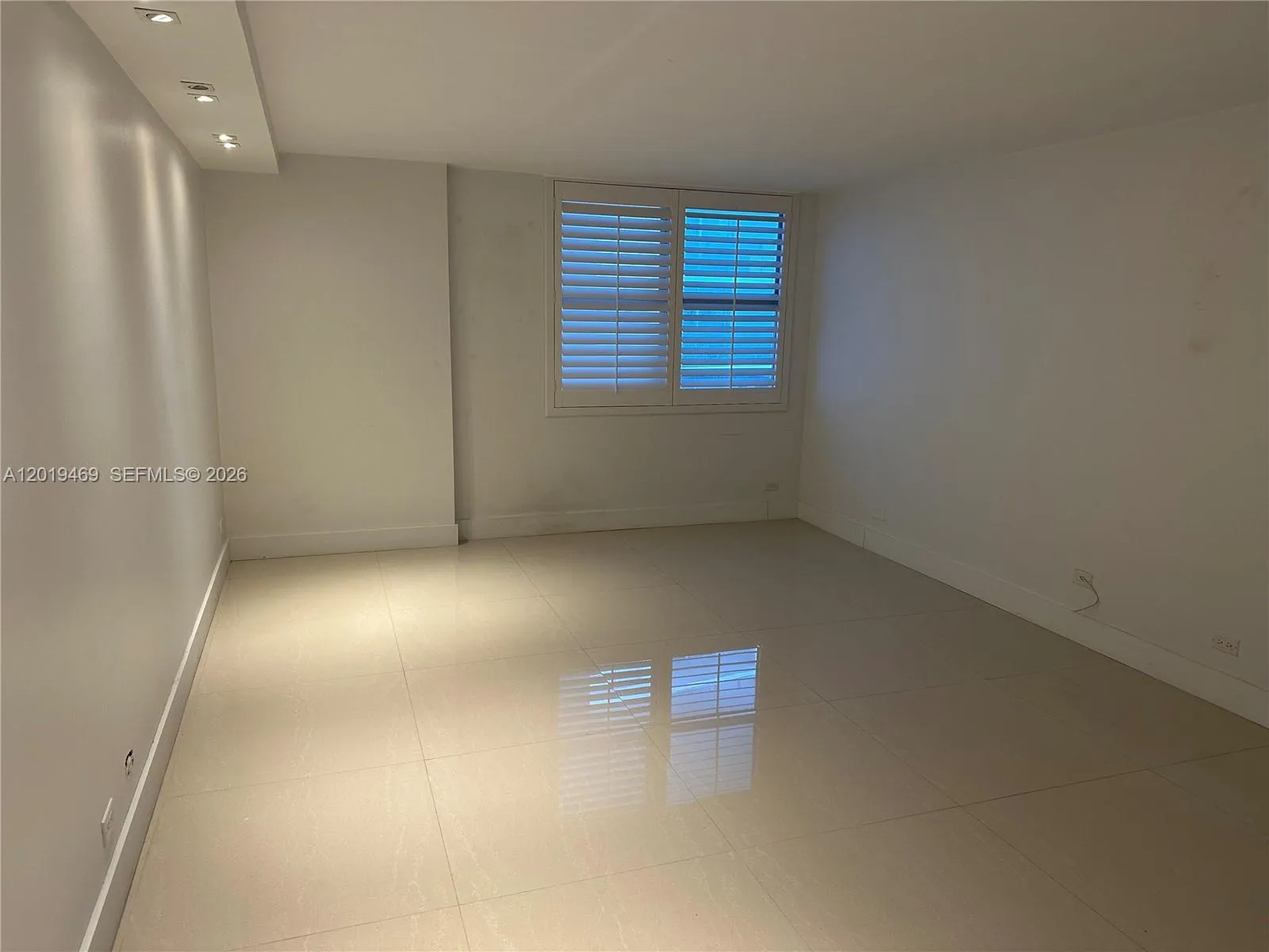 6039 Collins Ave # 1221, Miami Beach FL 33140