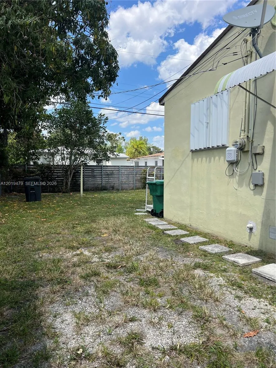 1851 NW 51st Ter, Miami FL 33142