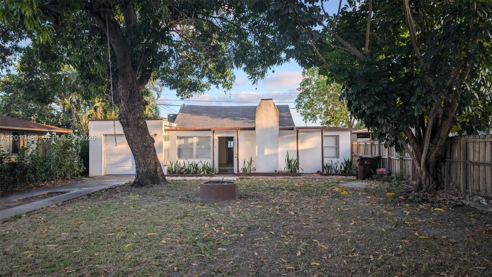 76 W 14th St, Hialeah FL 33010