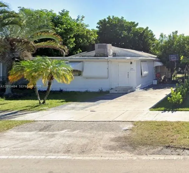 3 bedroom 2 bath for sale at 2322 Taft St, Hollywood FL 33020