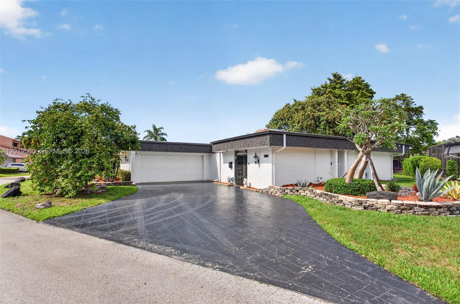 3 bedroom 2 bath for sale at 4806 Banyan Ln, Tamarac FL 33319