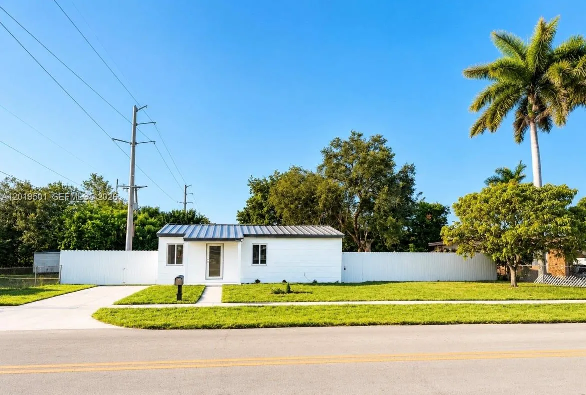 1881 NW 157th St, Miami Gardens FL 33054