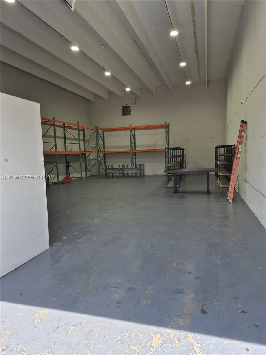 5560 NW 84th Ave, Doral FL 33166