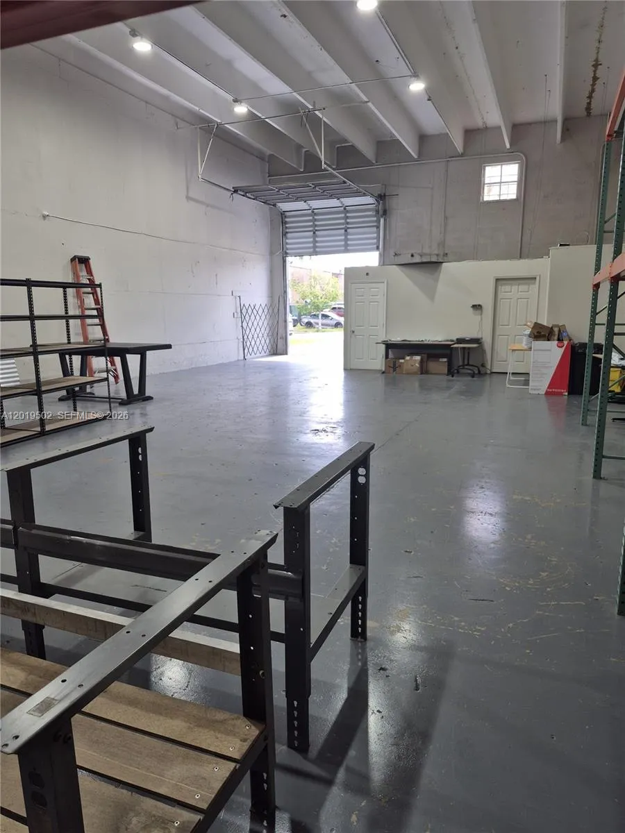 5560 NW 84th Ave, Doral FL 33166
