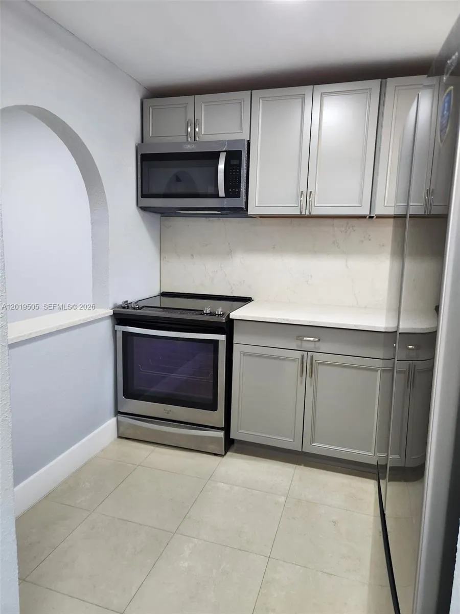 2811 N Pine Island Rd # 107, Sunrise FL 33322