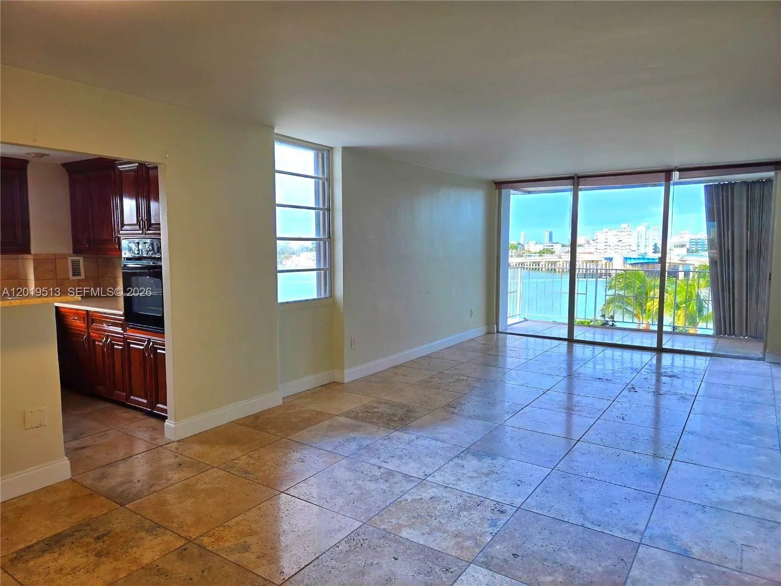 1865 79 st  Cswy # i, North Bay Village FL 33141