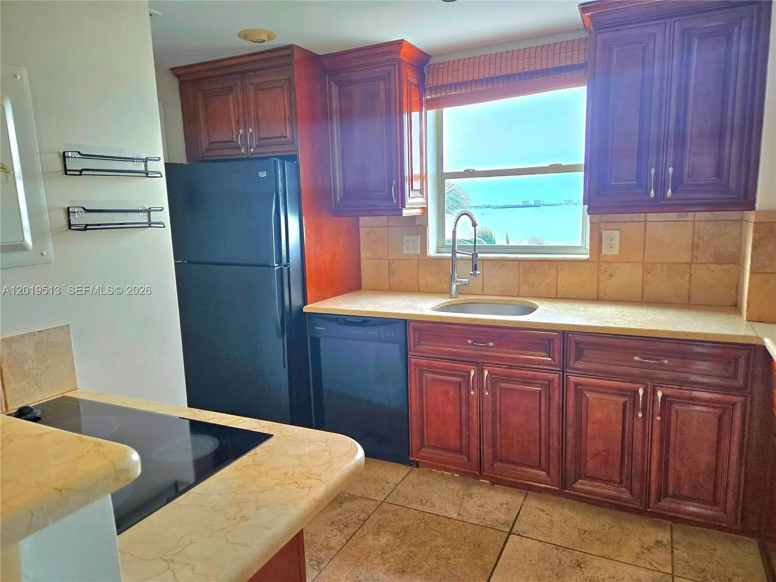 1865 79 st  Cswy # i, North Bay Village FL 33141