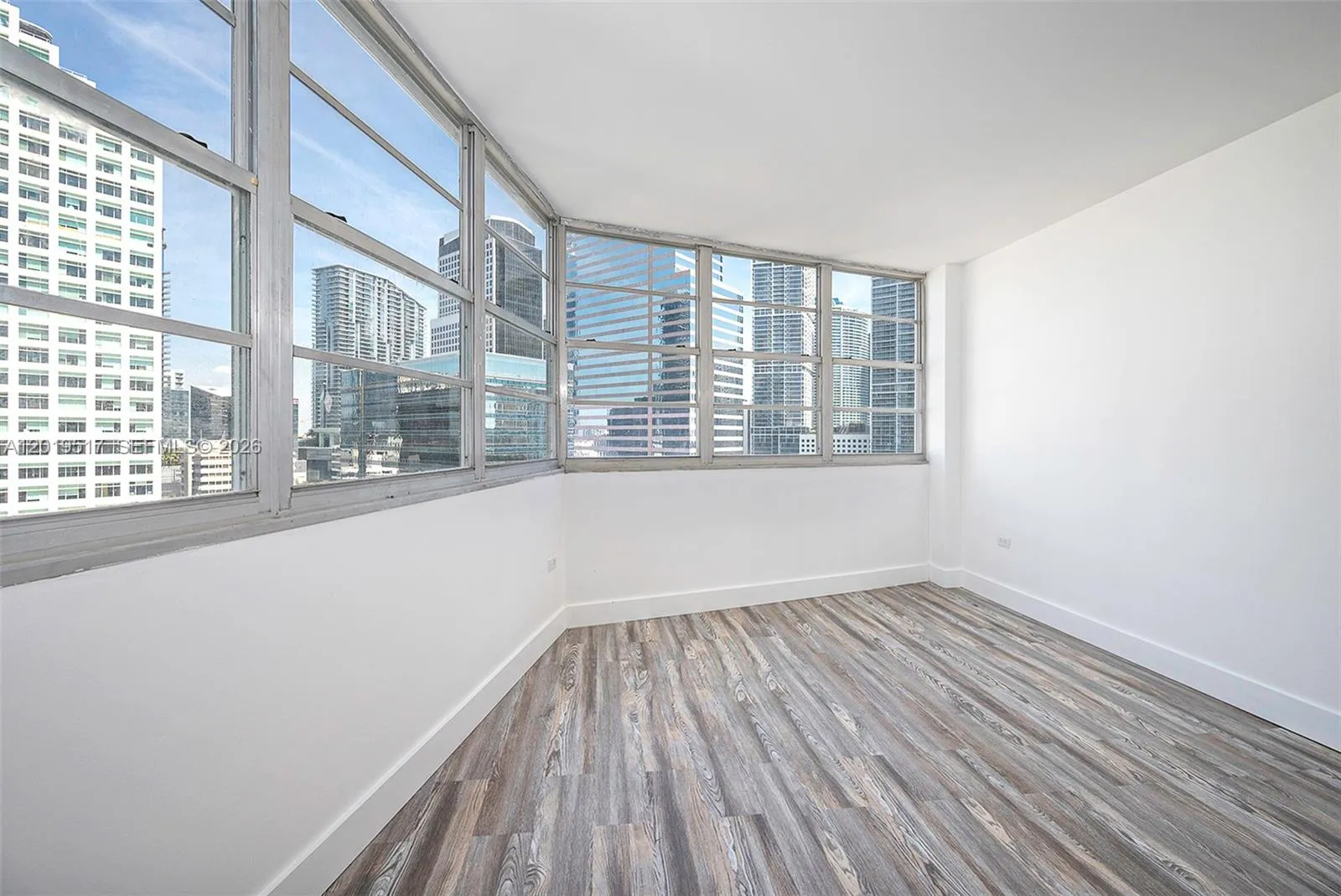 801 Brickell Bay Dr # 1662, Miami FL 33131