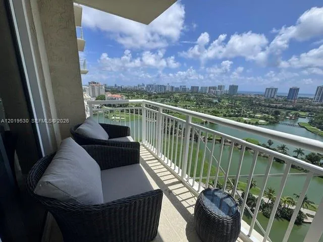 19501 W Country Club Dr # 2115, Aventura FL 33180
