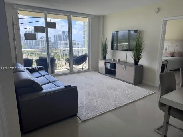 19501 W Country Club Dr # 2115, Aventura FL 33180