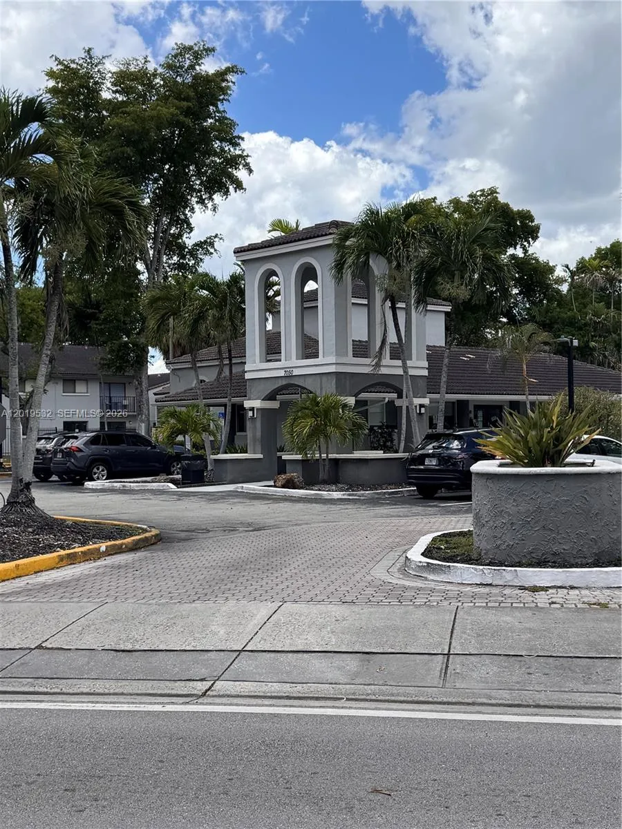 2 bedroom 1 bath for sale at 7115 NW 179th St # 207, Hialeah FL 33015