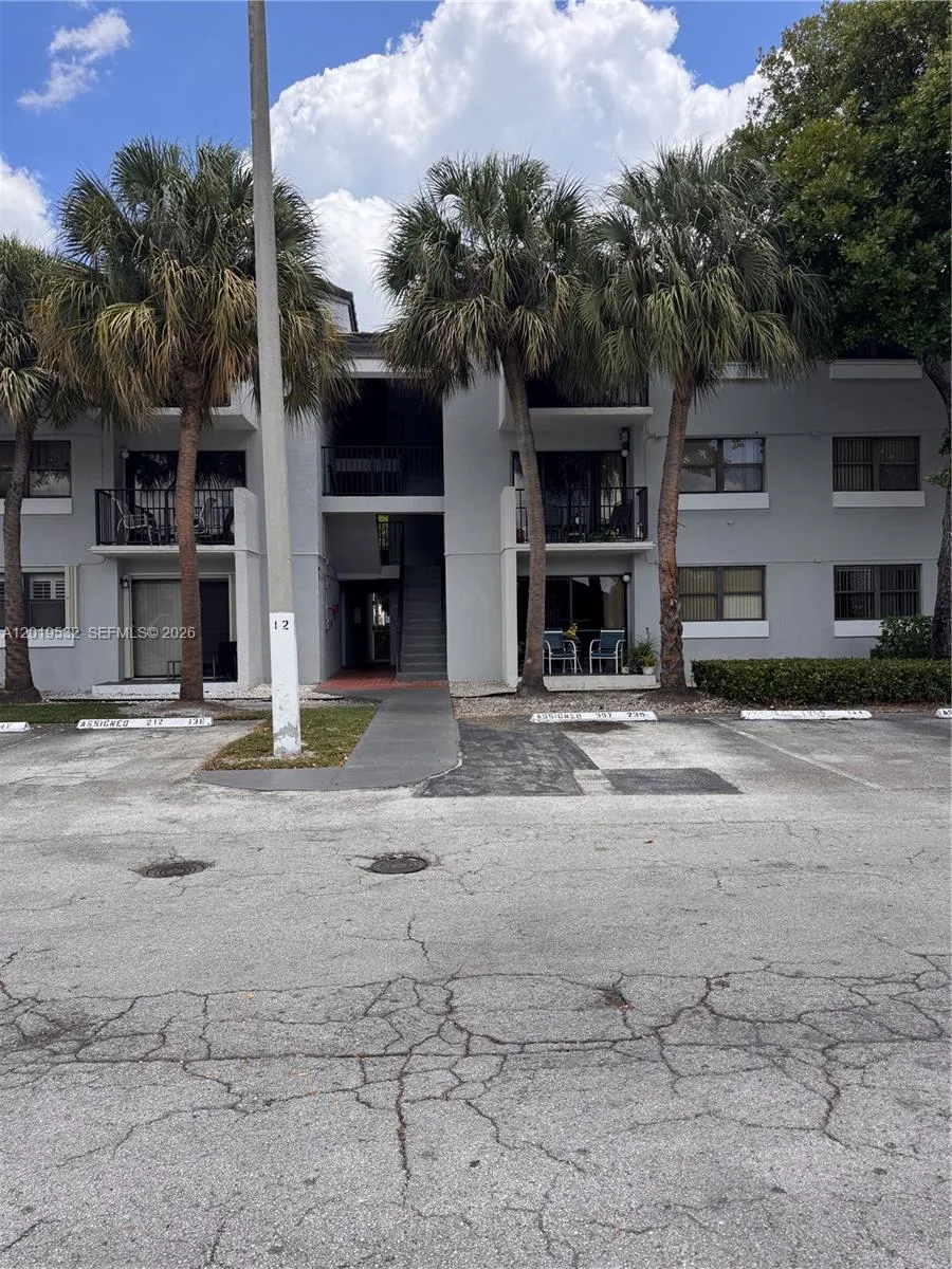 7115 NW 179th St # 207, Hialeah FL 33015