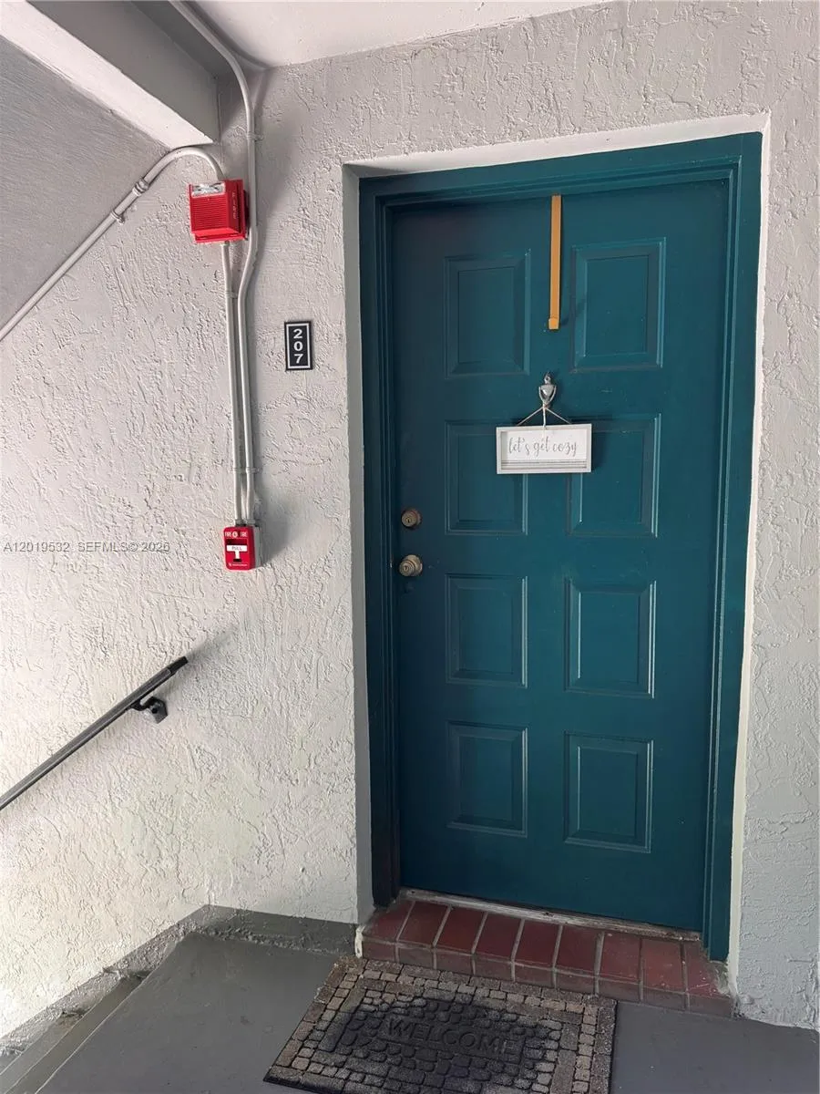 7115 NW 179th St # 207, Hialeah FL 33015
