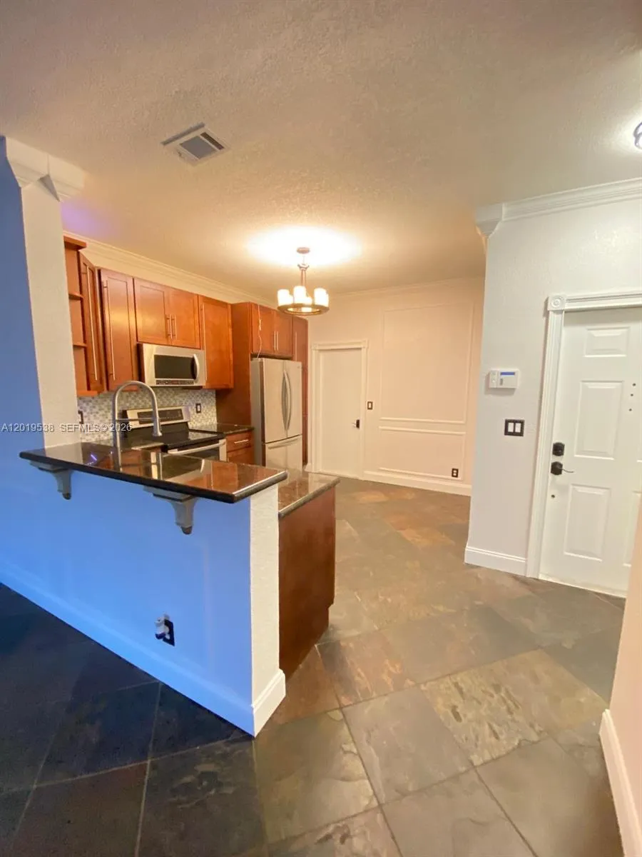 2041 Pompeii Ct # 2014, Weston FL 33327