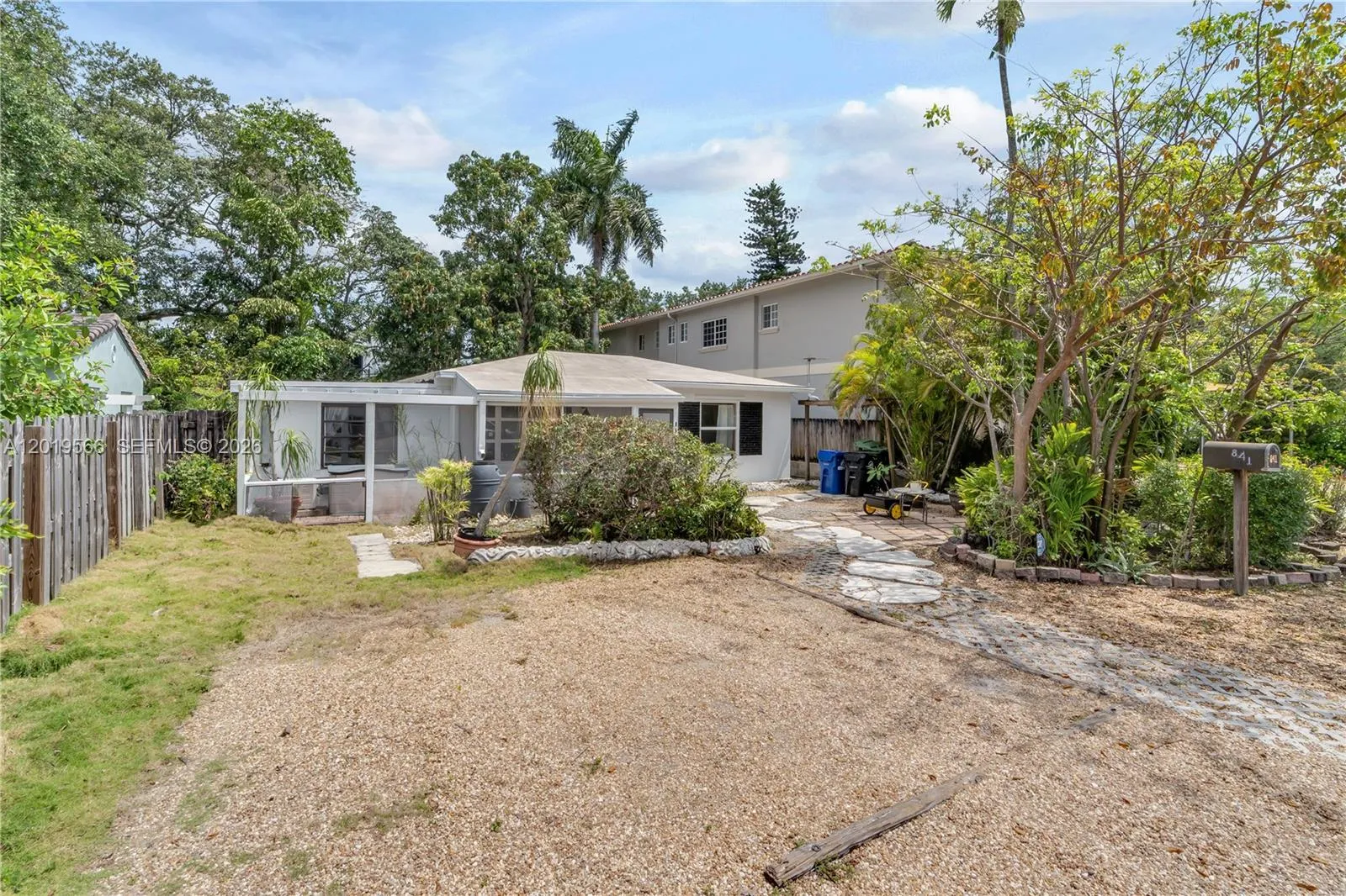 841 SW 11th Ct, Fort Lauderdale FL 33315