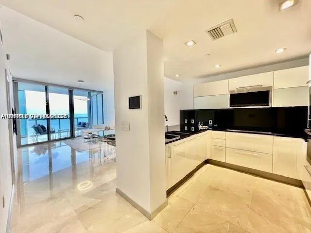 17121 Collins Ave # 1003, Sunny Isles Beach FL 33160