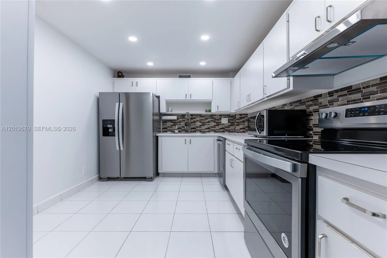 500 Three Islands Blvd # 1110, Hallandale Beach FL 33009