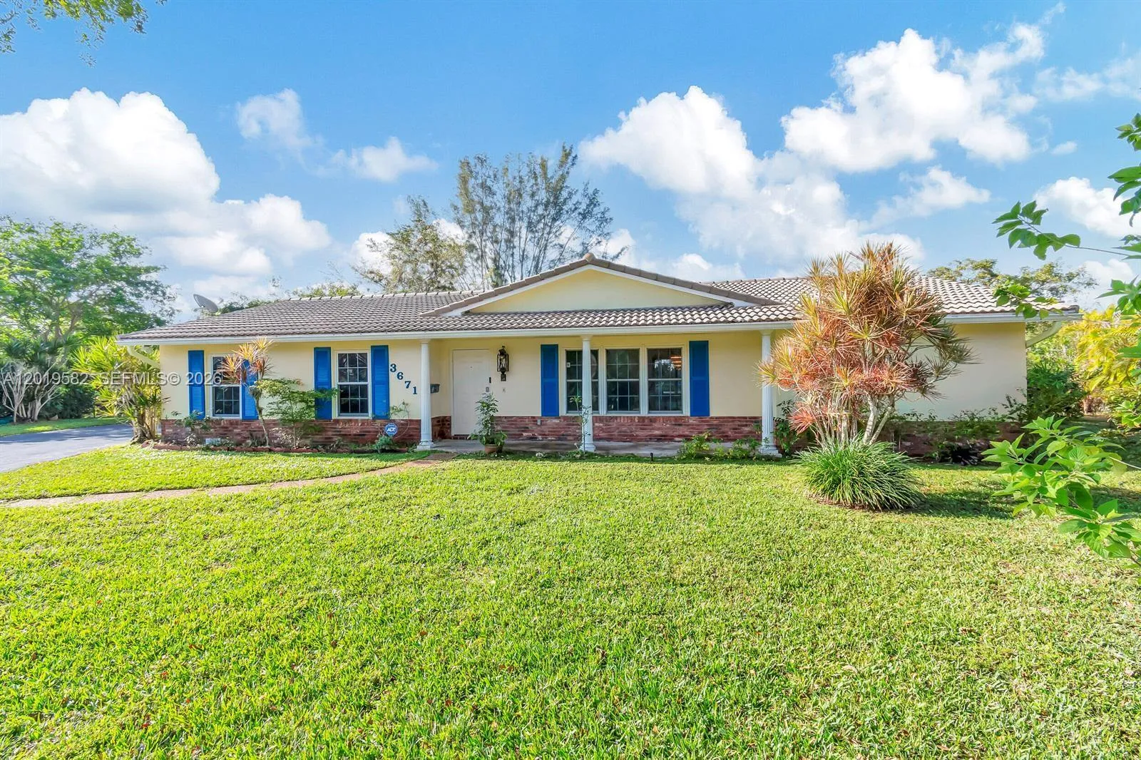 4 bedroom 2 bath for sale at 3671 NW 98th Ter, Coral Springs FL 33065