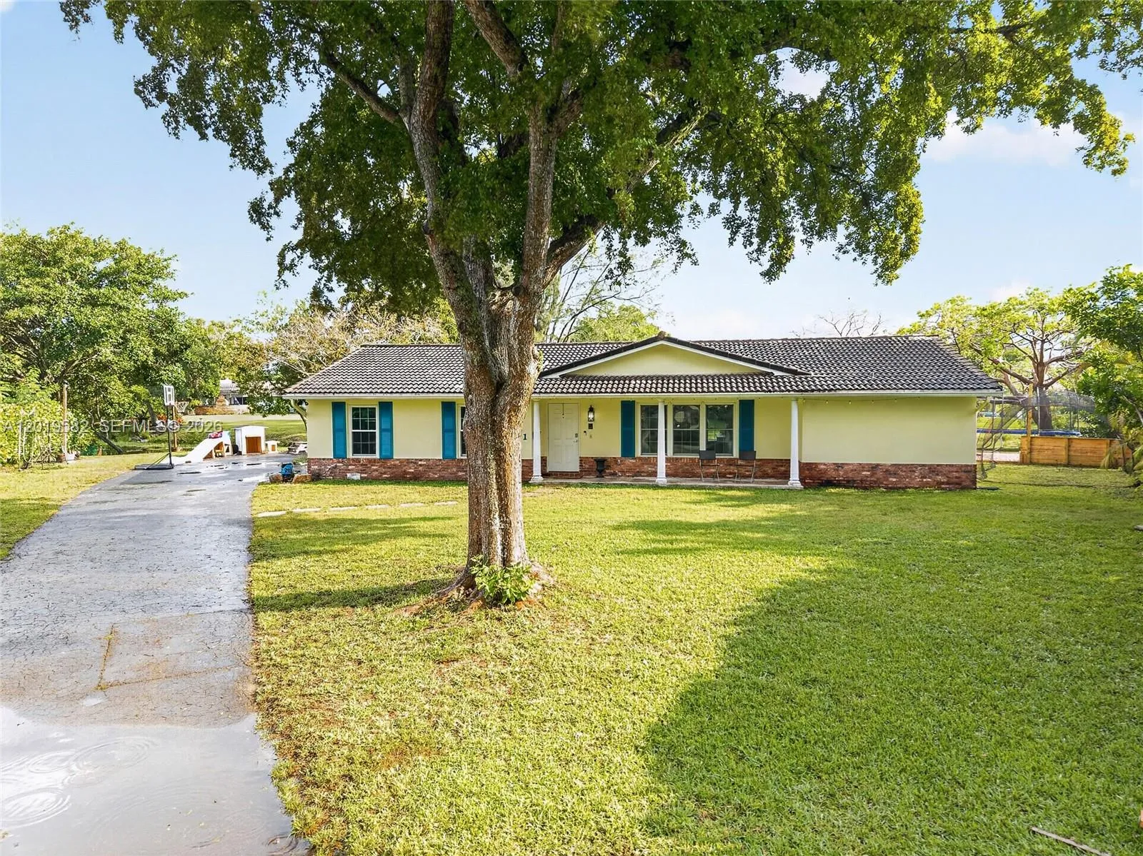3671 NW 98th Ter, Coral Springs FL 33065