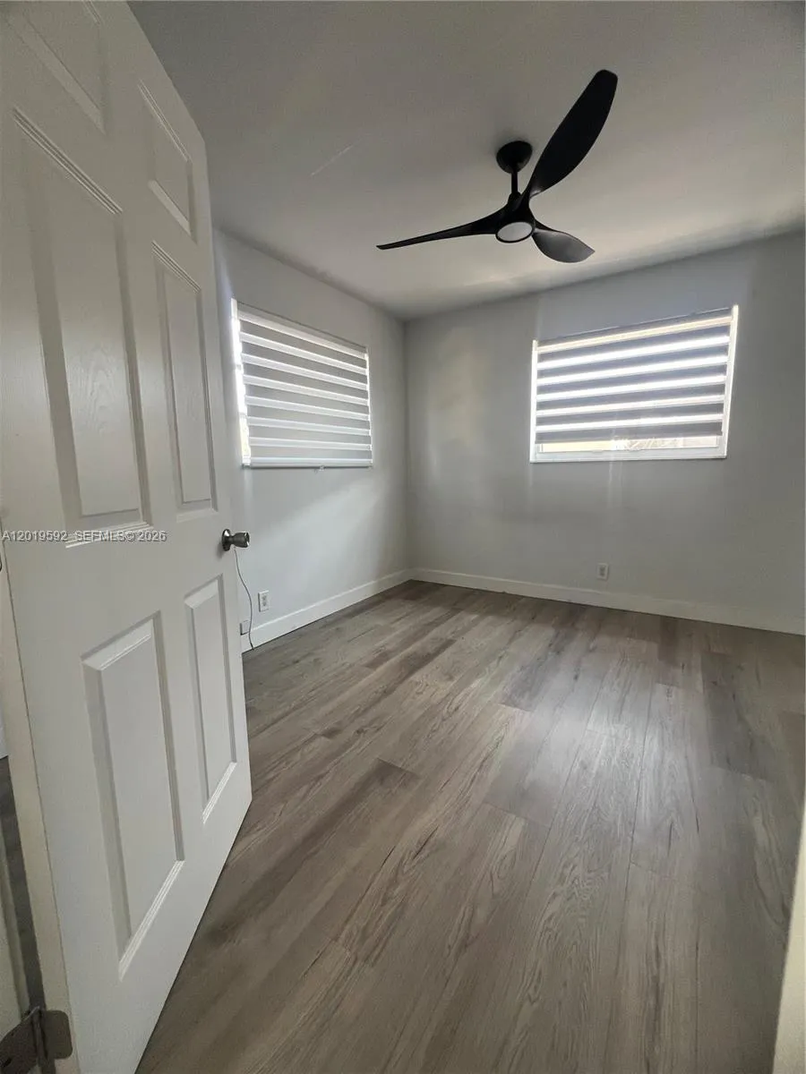 1711 Thomas St, Hollywood FL 33020