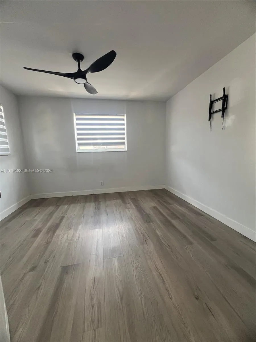 1711 Thomas St, Hollywood FL 33020