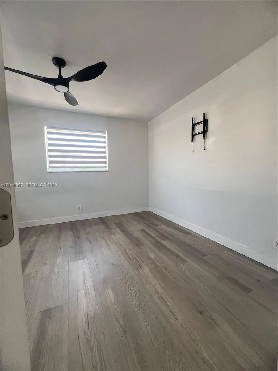 1711 Thomas St, Hollywood FL 33020