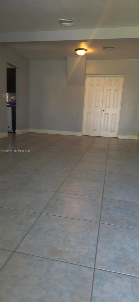 3330 Auburn Blvd, Fort Lauderdale FL 33312