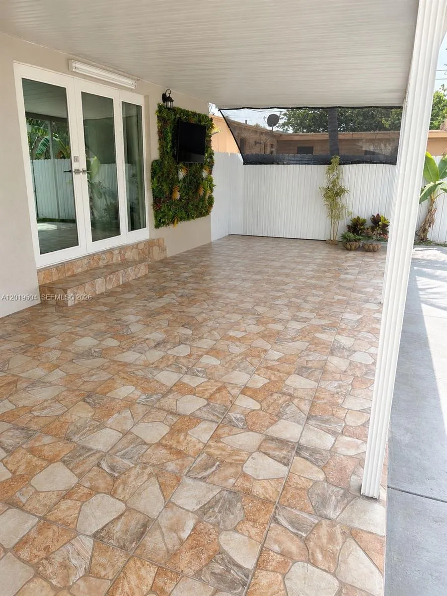 1507 NW 100th St, Miami FL 33147