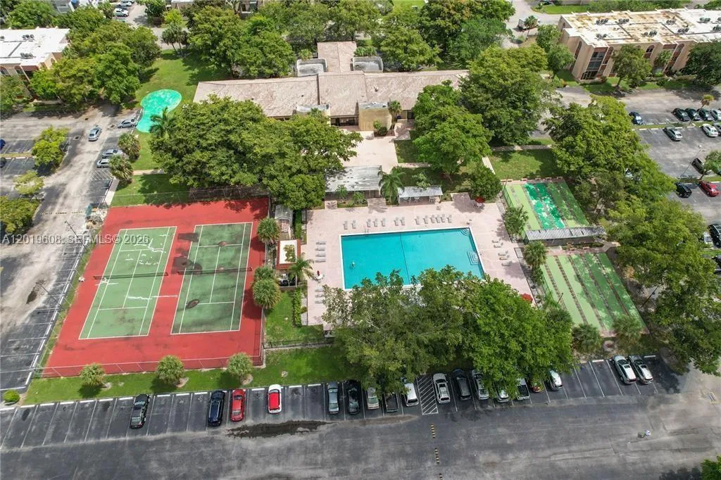 8120 SW 24th St # 314, North Lauderdale FL 33068