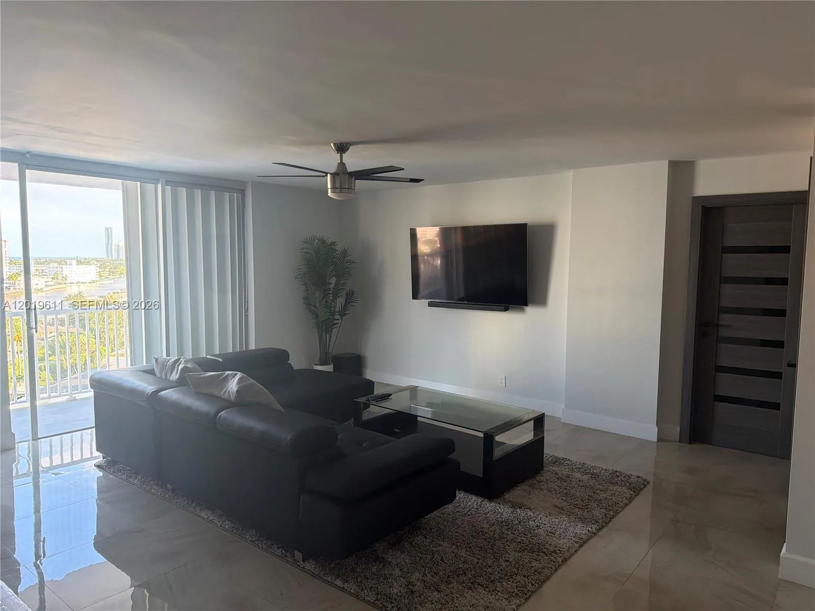 137 Golden Isles Dr # 1006, Hallandale Beach FL 33009