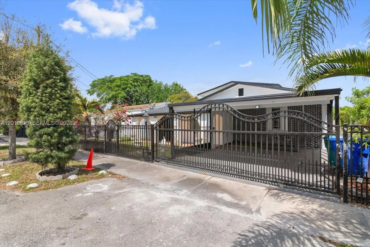 1409 NW 44th St # A, Miami FL 33142