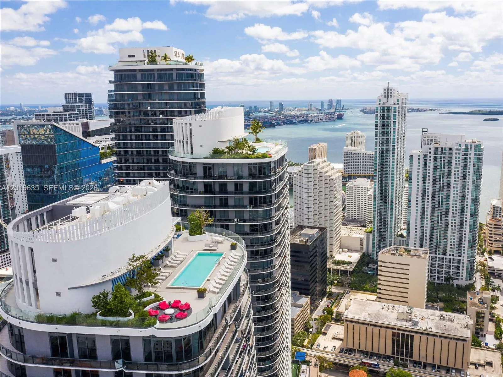 55 SW 9th St # 1810, Miami FL 33130
