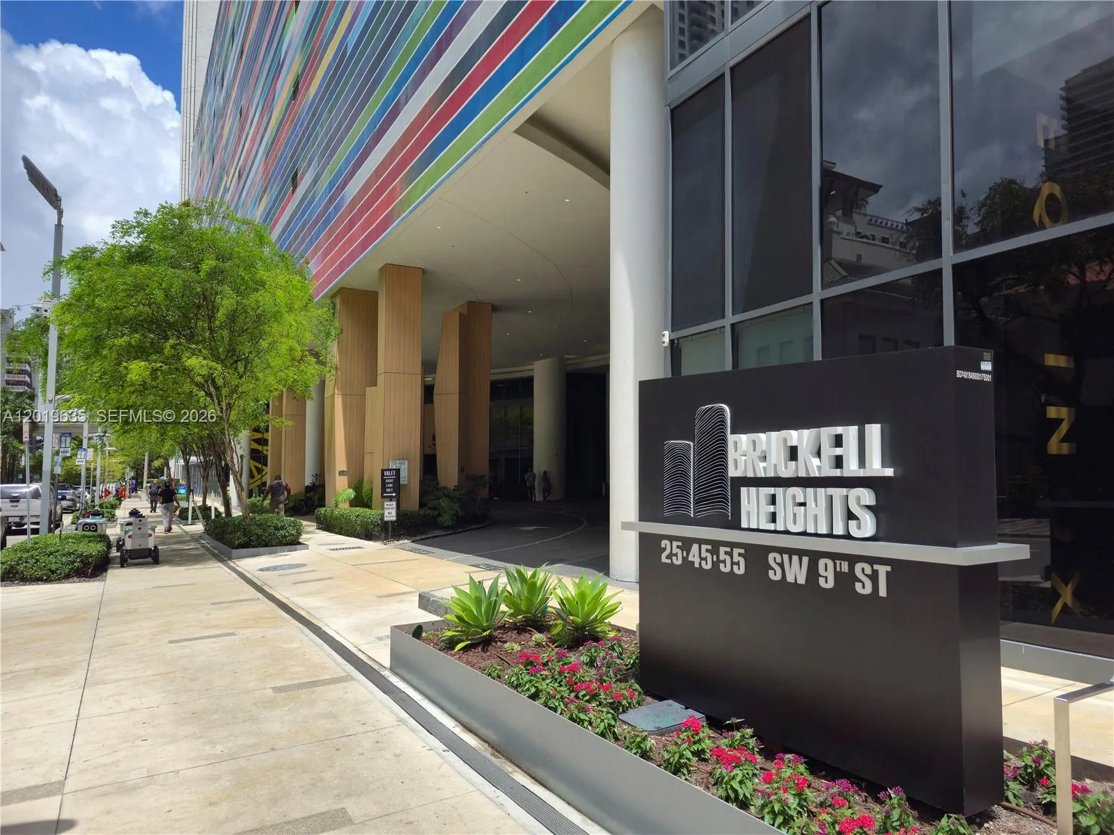 55 SW 9th St # 1810, Miami FL 33130