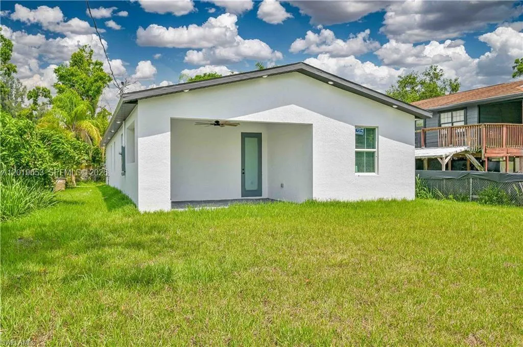 2223 Carver Ave, Other City - In The State Of Florida FL 33916